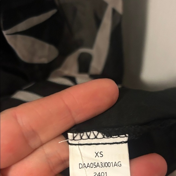 NWT Cupshe Black and Cream Long Sleeve Dress - Picture 4 of 9